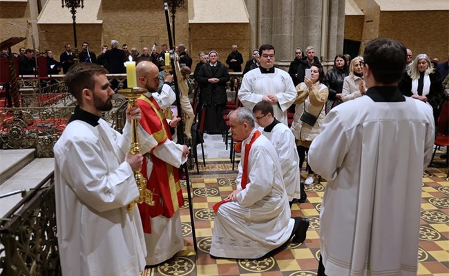 Nadbiskup Kutleša predvodio obrede Velikoga petka u Zagrebačkoj katedrali